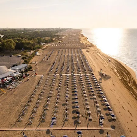 Colourful Flat With Balcony In Appartement *