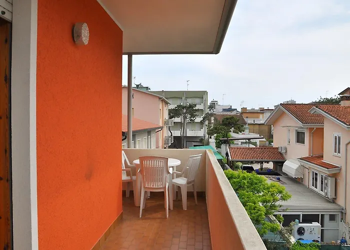 Lägenhet Colourful Flat With Balcony In Bibione