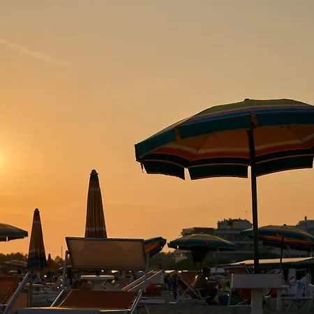 Apartament Colourful Flat With Balcony In - Beahost Bibione