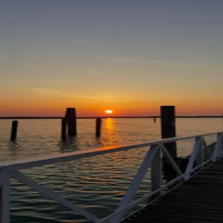 Διαμέρισμα Colourful Flat With Balcony In *