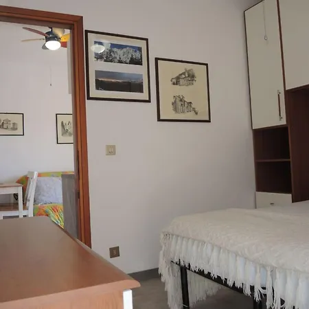 Apartman Colourful Flat With Balcony In Bibione