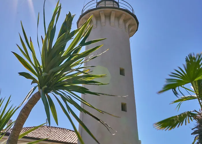 Appartement Colourful Flat With Balcony In *